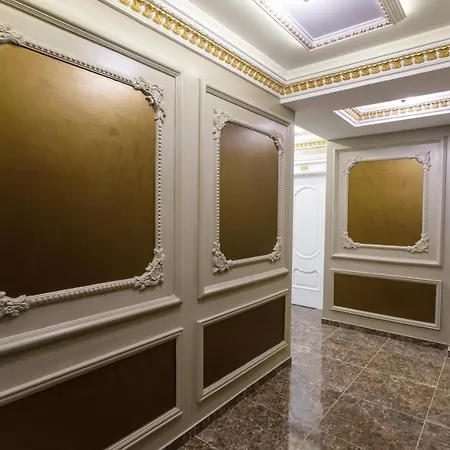 Elite Palace Hotel 3*