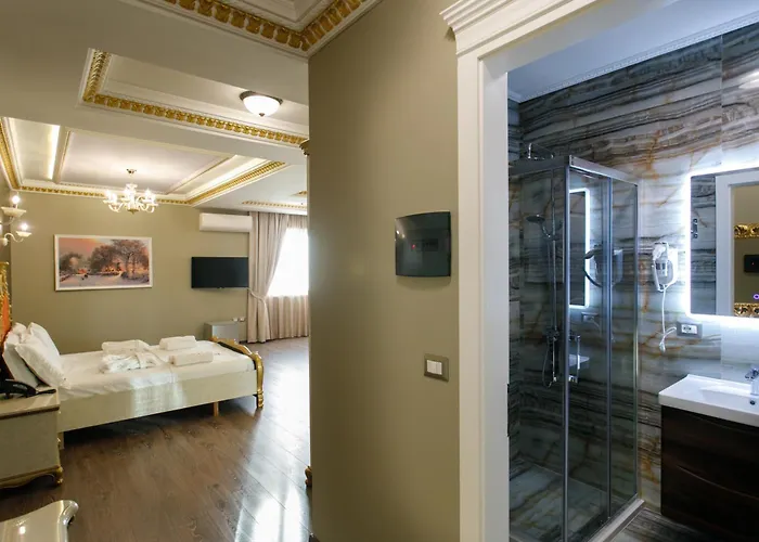 Elite Palace 3* Collak